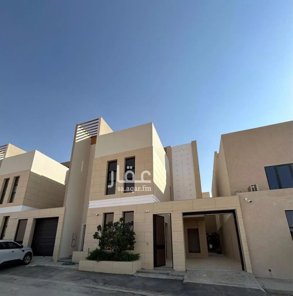 4 bedroom villa in Al Mahdiyyah 1