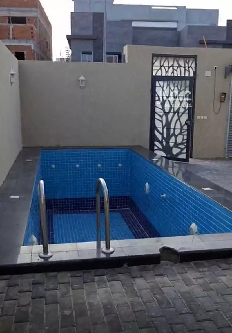 فيلا 5 غرف في الزمرد 2