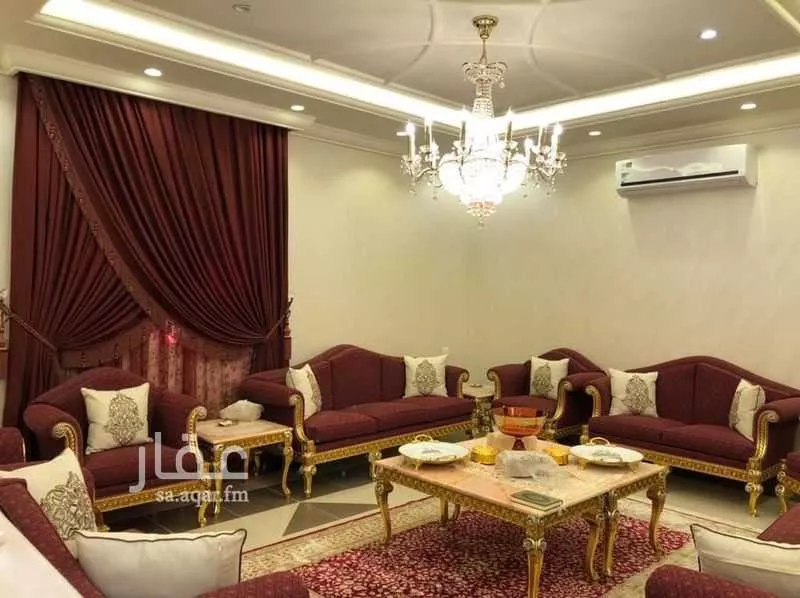 فيلا 8 غرف في الشراع 5