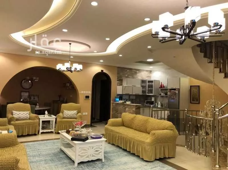 فيلا 8 غرف في الشراع 3