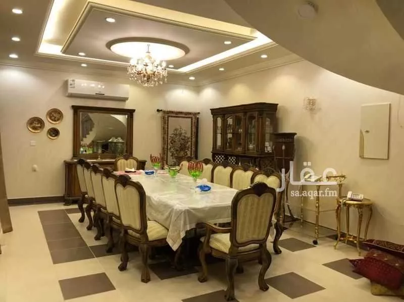 فيلا 8 غرف في الشراع 4