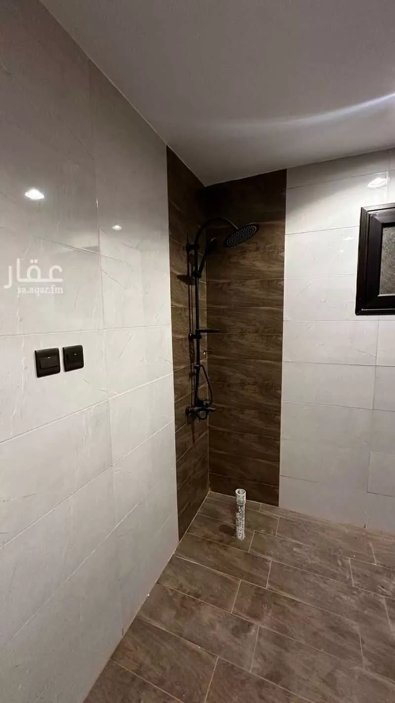 فيلا 7 غرف في العقيق 4