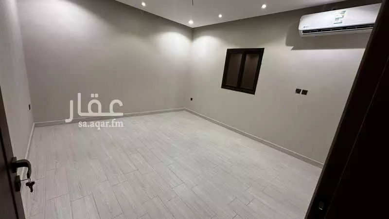 فيلا 7 غرف في العقيق 5