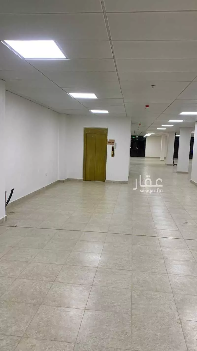 محل 4000 م² في جبل احد 4