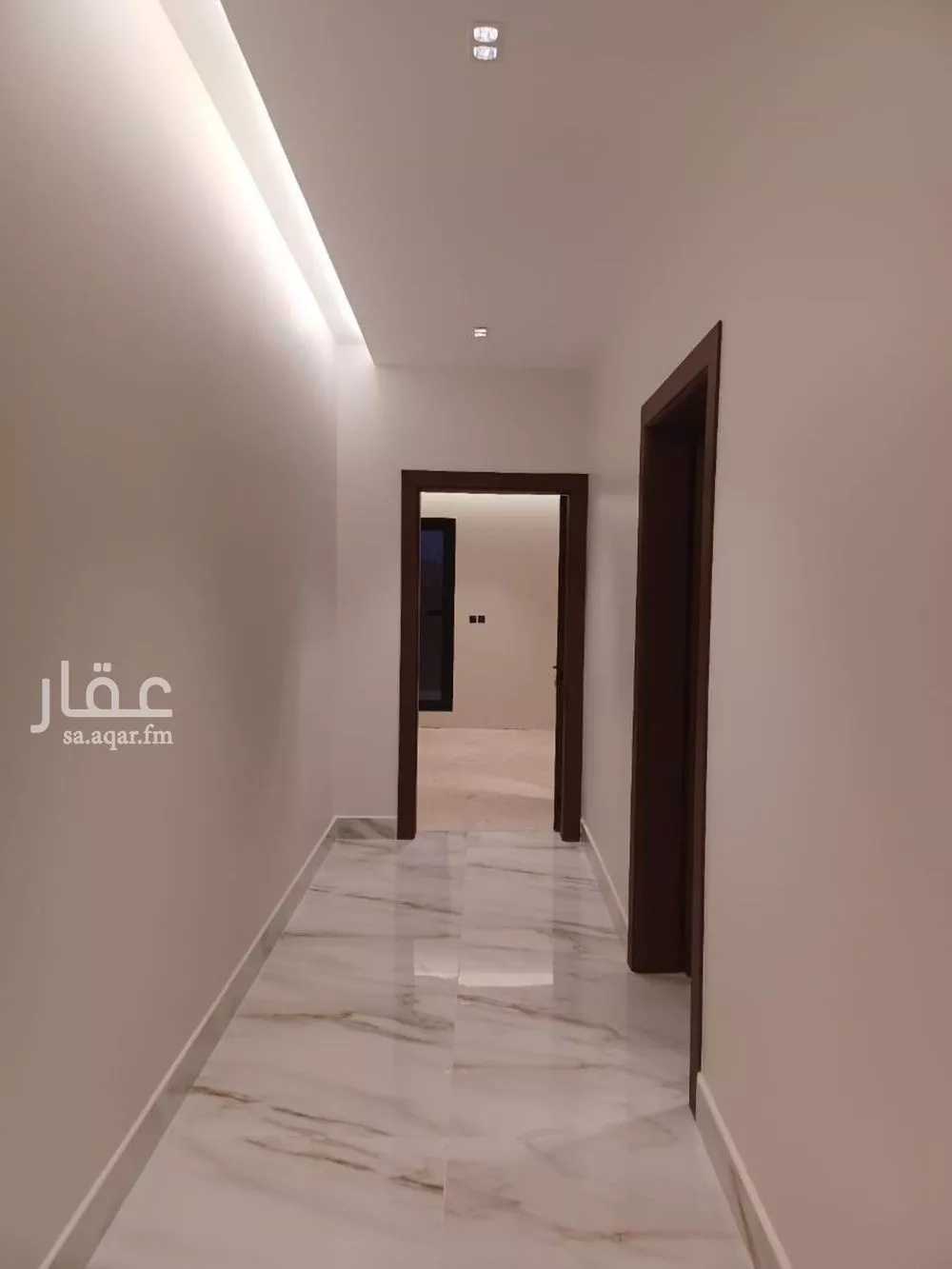 فيلا 4 غرف في العارض 5