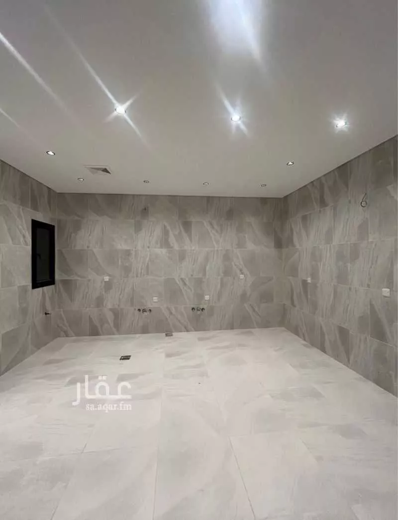 5 bedroom apartment in King Fahd 2