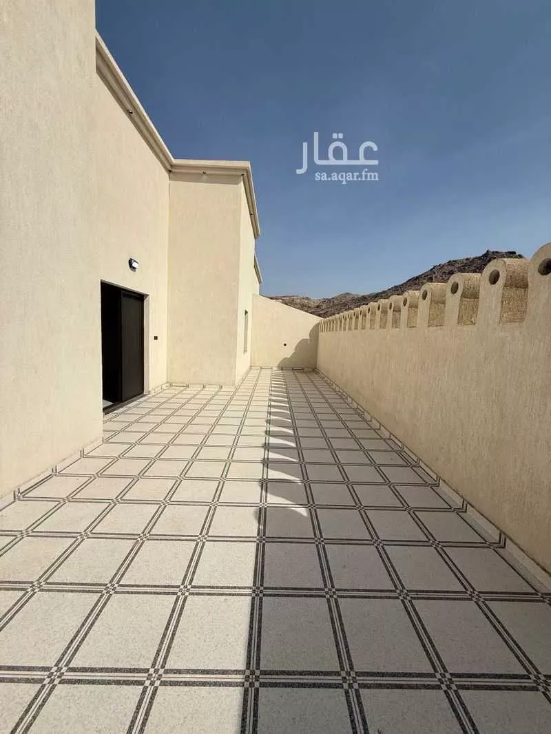 شقة 5 غرف في بطحاء قريش 3