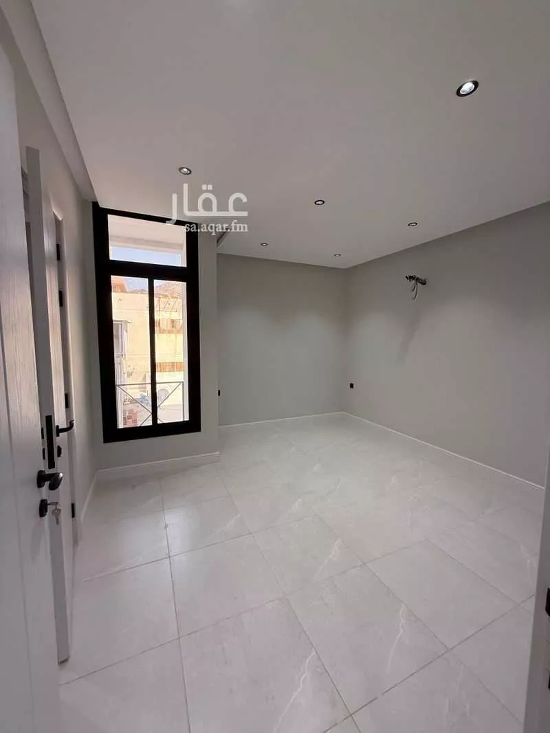 شقة 5 غرف في بطحاء قريش 1