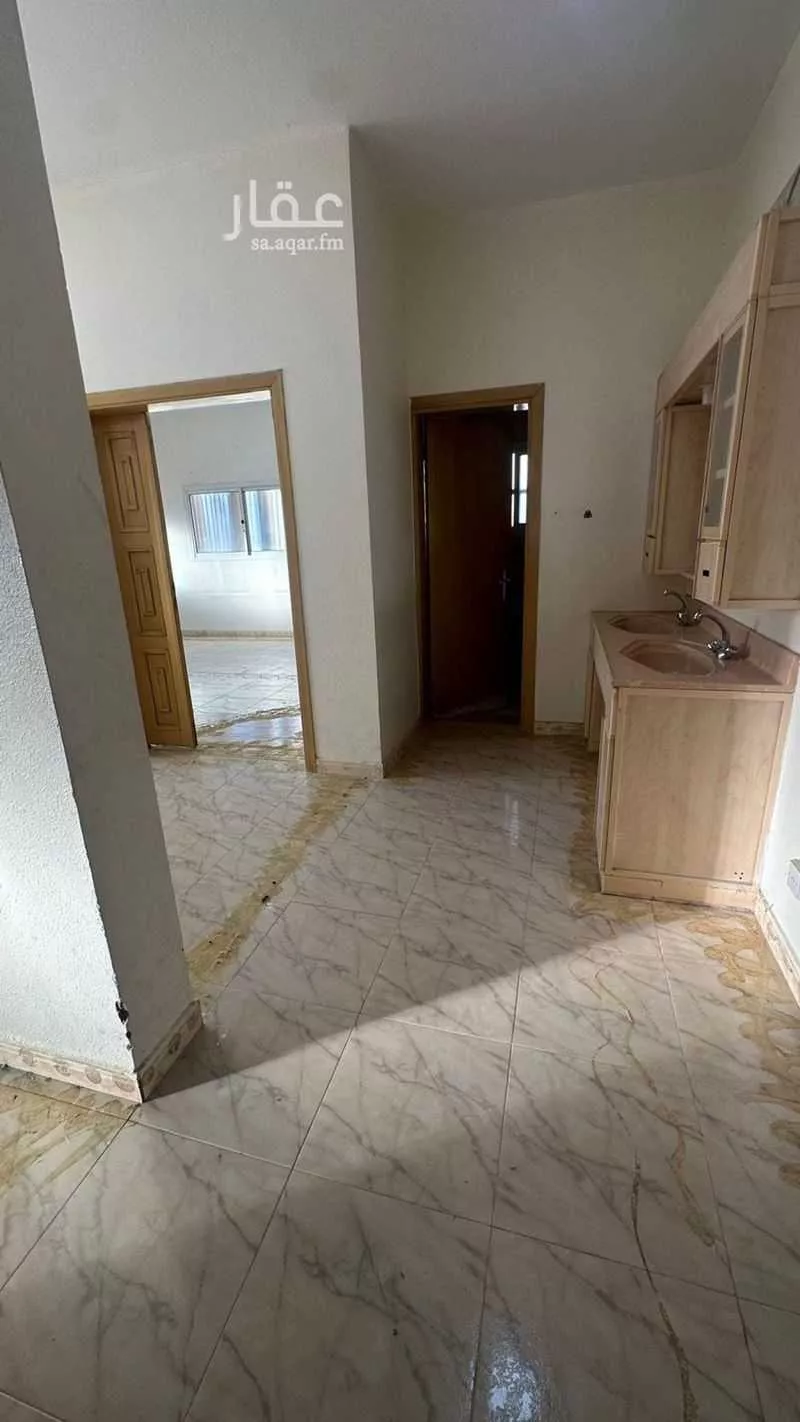 فيلا 10 غرف في العريجاء الغربية 3