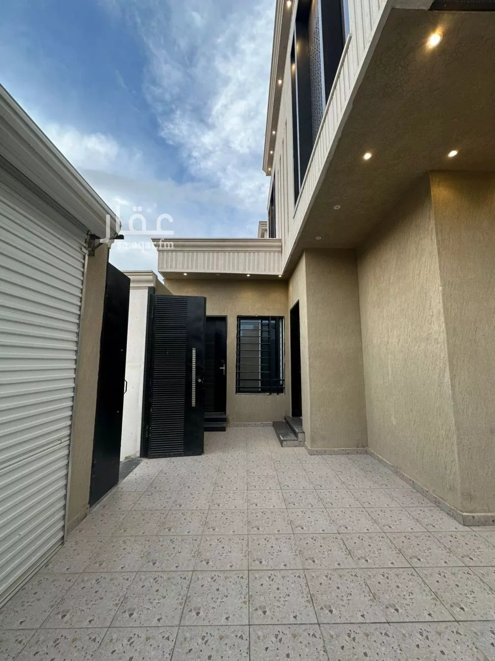 5 bedroom floor in Al Munsiyah 5