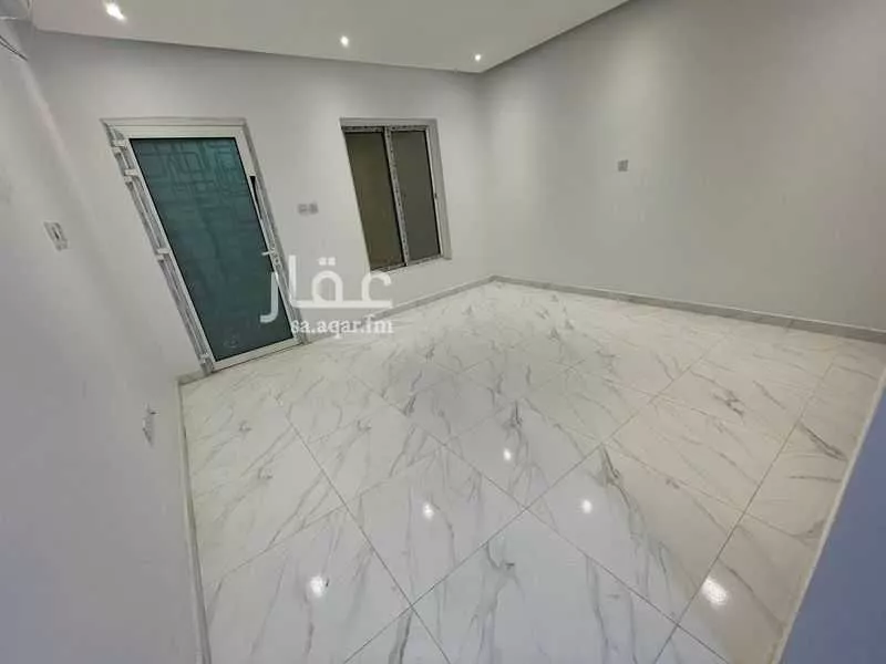 5 bedroom villa in Dahiat King Fahd 3