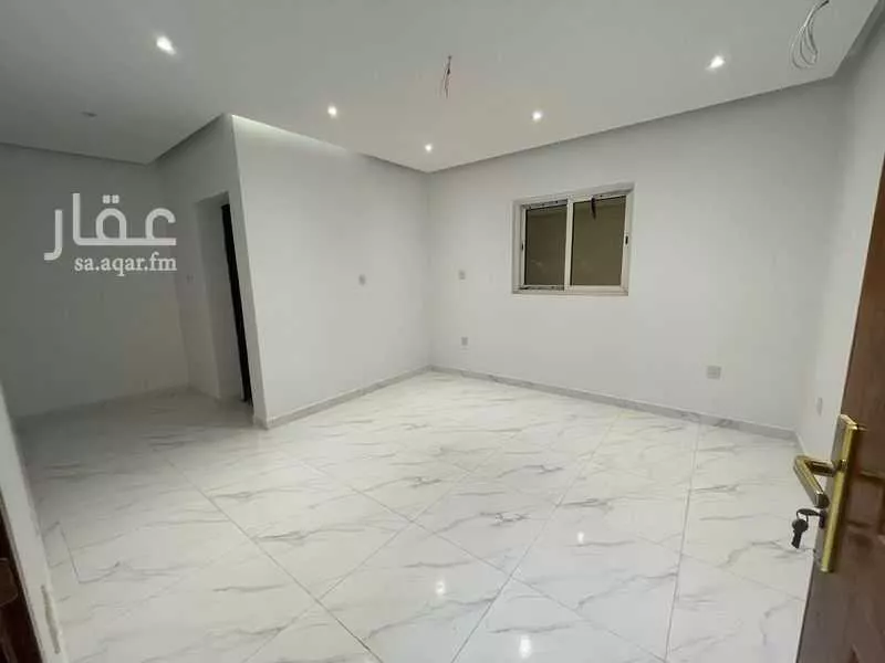 5 bedroom villa in Dahiat King Fahd 5