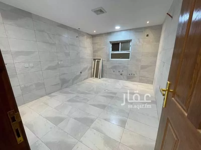 5 bedroom villa in Dahiat King Fahd 2