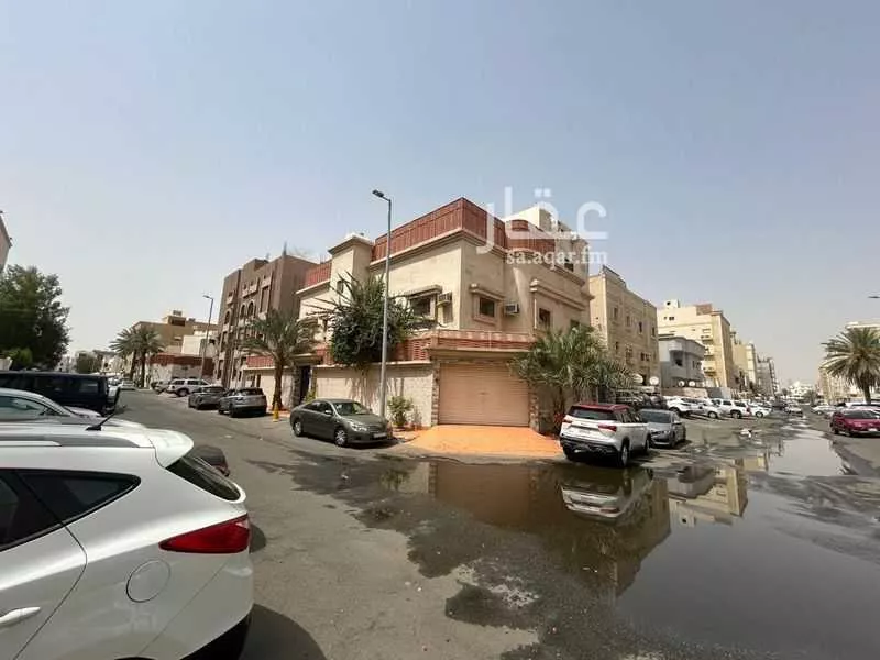 عمارة 262 م² في النعيم 4