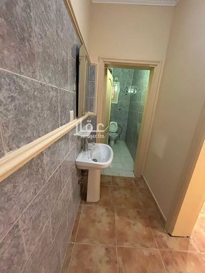 عمارة 262 م² في النعيم 5