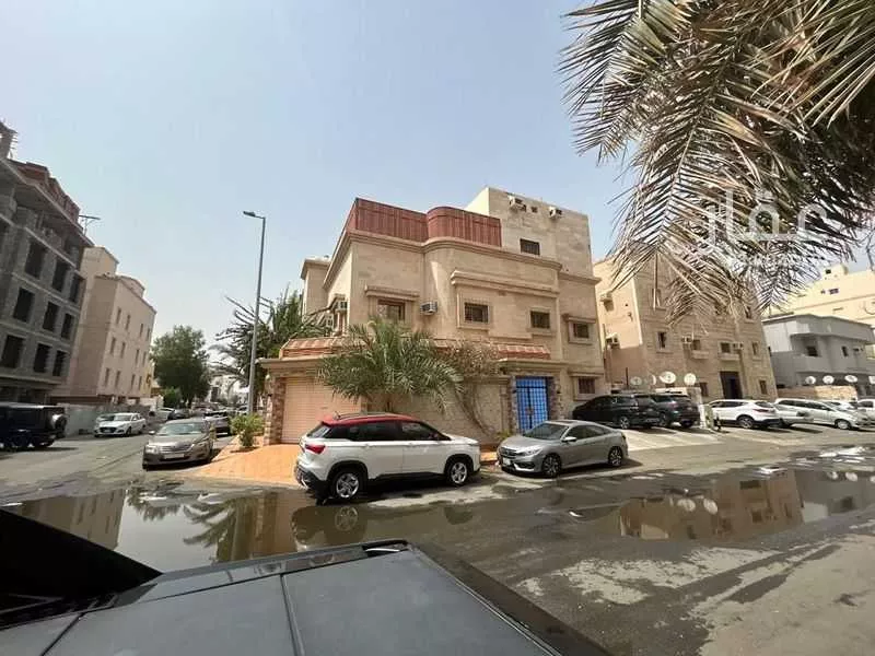 عمارة 262 م² في النعيم 3