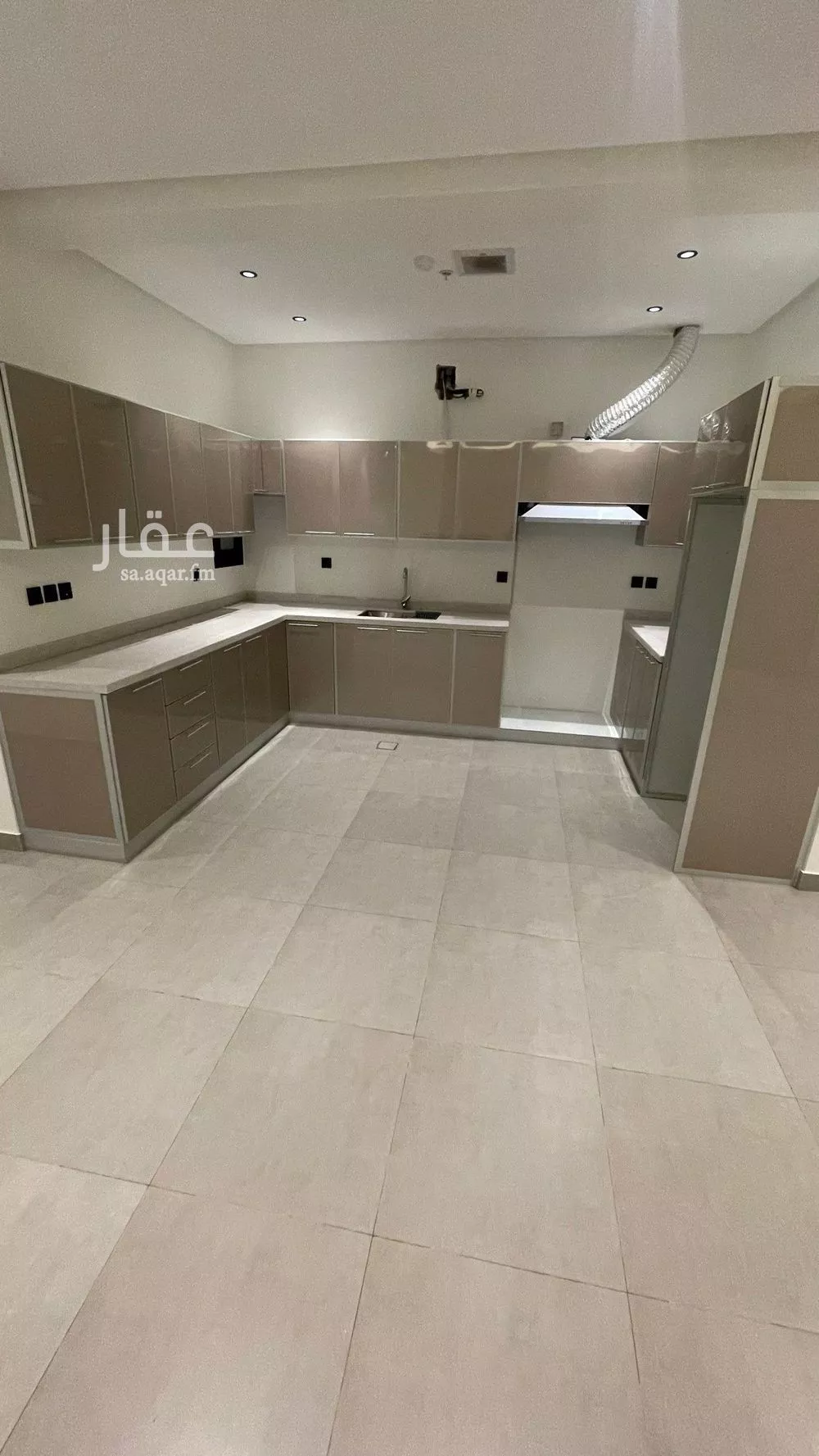 3 bedroom apartment in Al Rimal 5