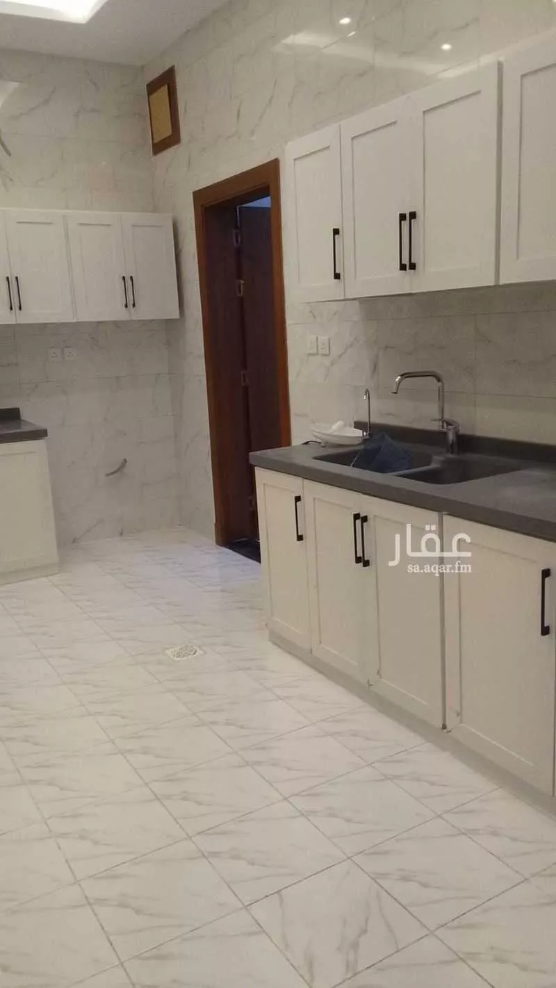 شقة 6 غرف في الربوة 4