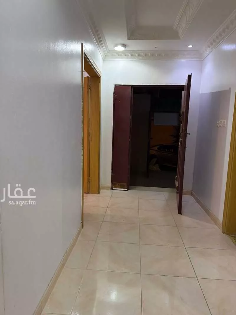5 bedroom villa in Al Uraija Al Gharbiyah, Riyadh 9
