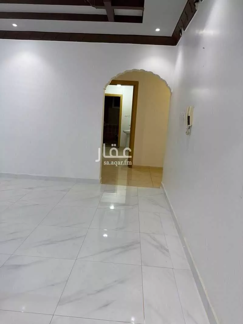 5 bedroom villa in Al Uraija Al Gharbiyah, Riyadh 8