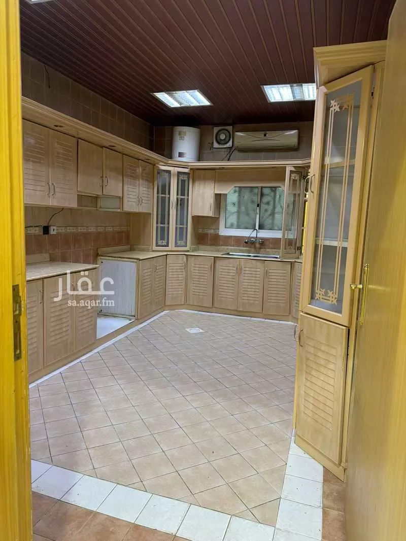 5 bedroom villa in Al Uraija Al Gharbiyah, Riyadh 4