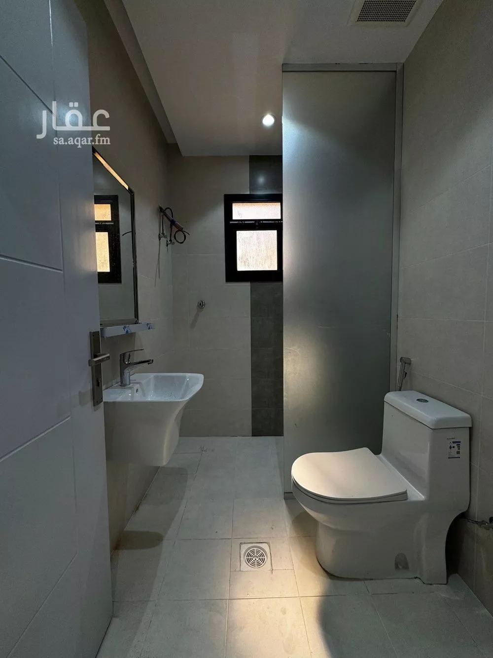 شقة 5 غرف في النزهة 4