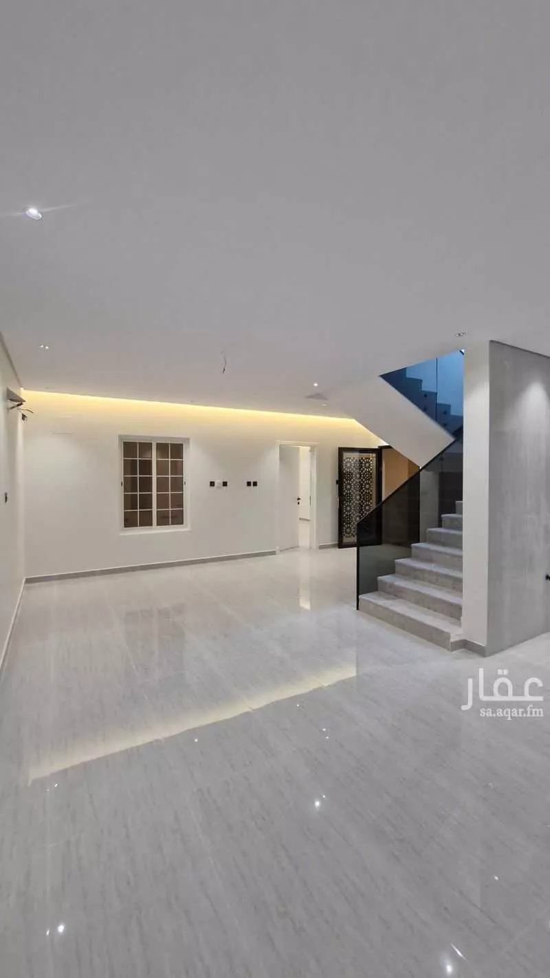 فيلا 9 غرف في طيبة 5