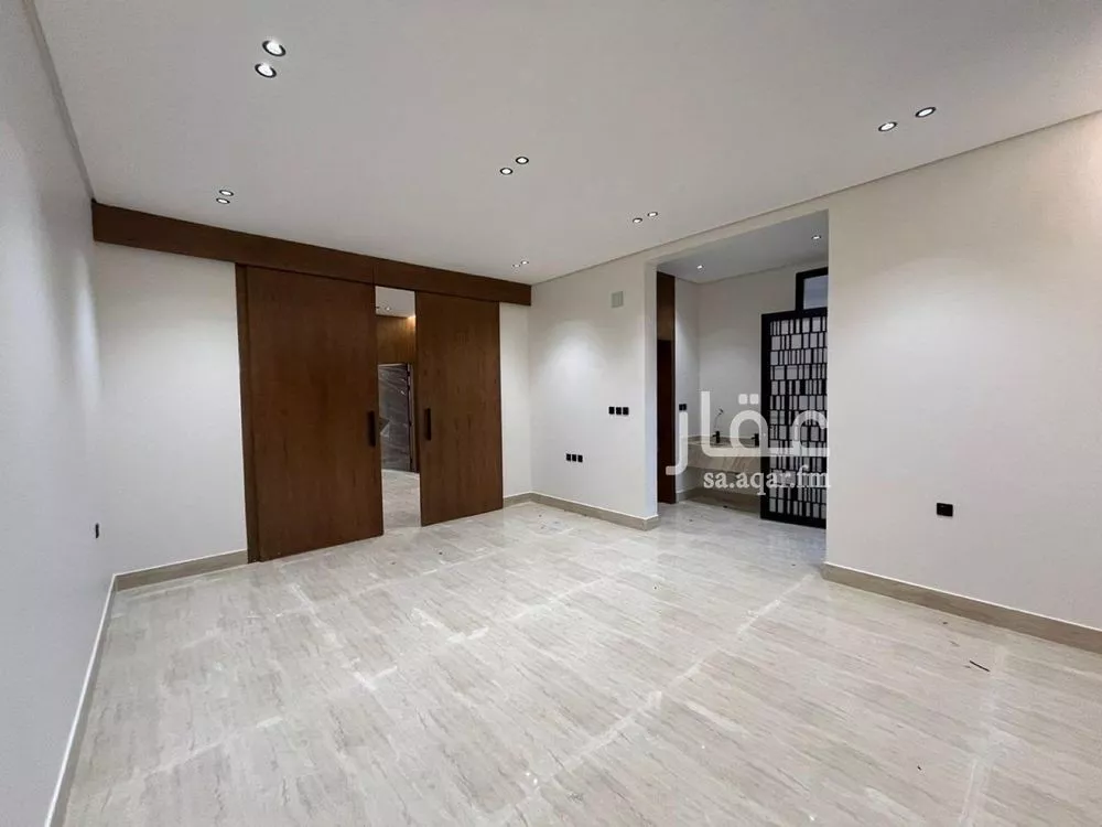 فيلا 7 غرف في المهدية 5