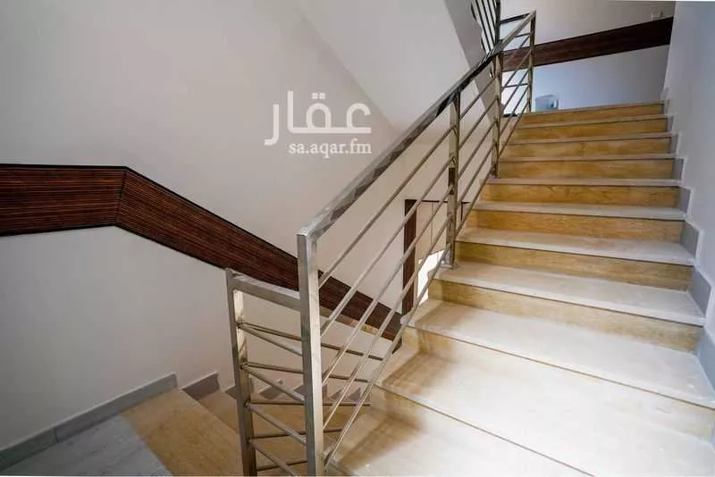 عمارة 770 م² في العارض 3