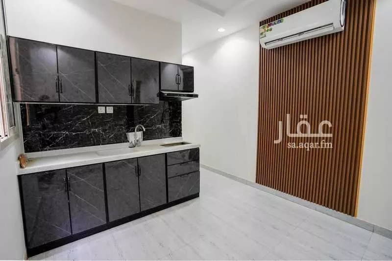 عمارة 770 م² في العارض 4