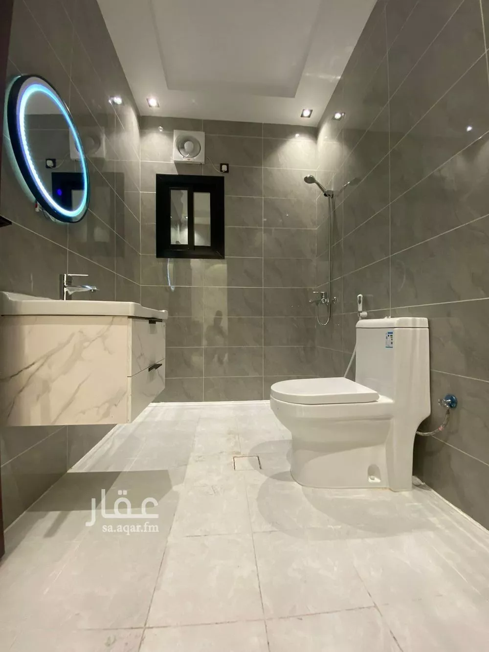 شقة 6 غرف في الصفا 5