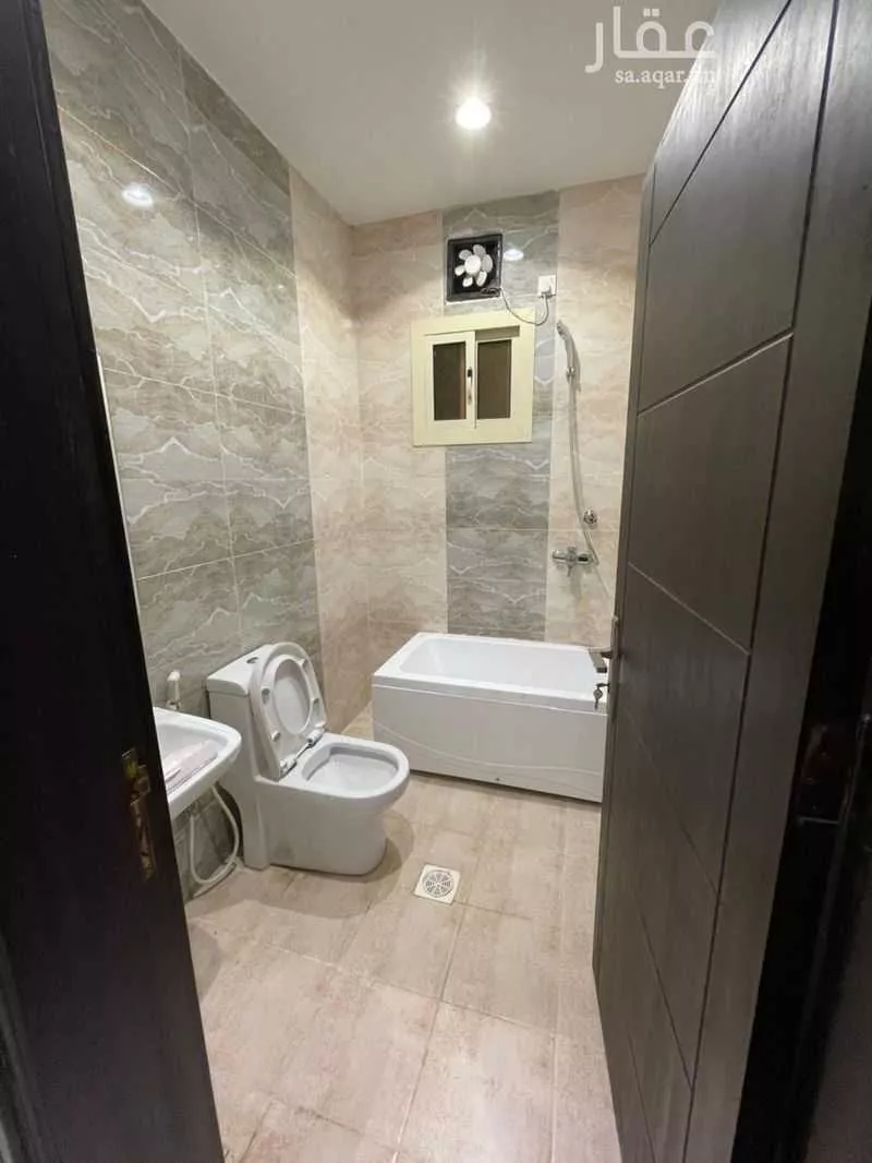 6 bedroom villa in Al Quraynah, Jeddah 15