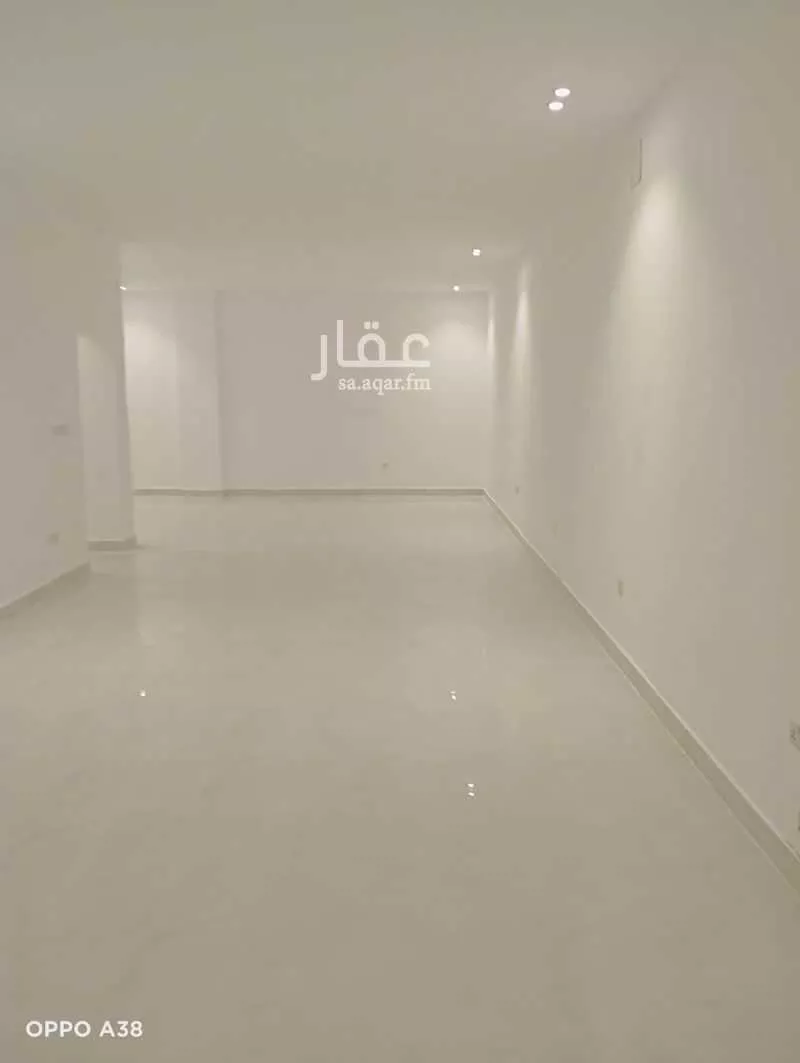 مكتب 600 م² في العقيق 2