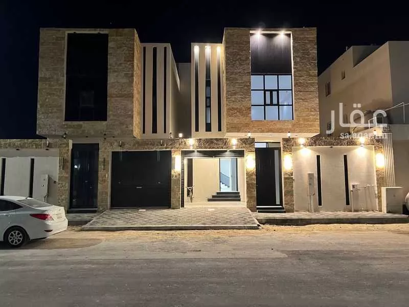 244 sqm building in Dahiat King Fahd 1