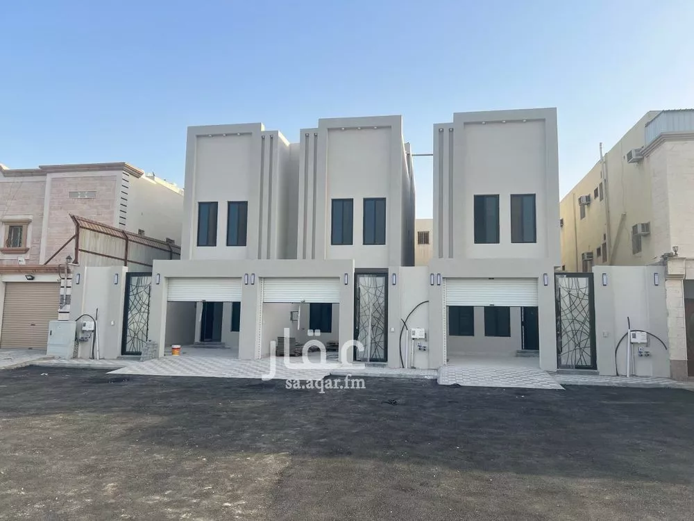 فيلا 5 غرف في ضاحية الملك فهد 3