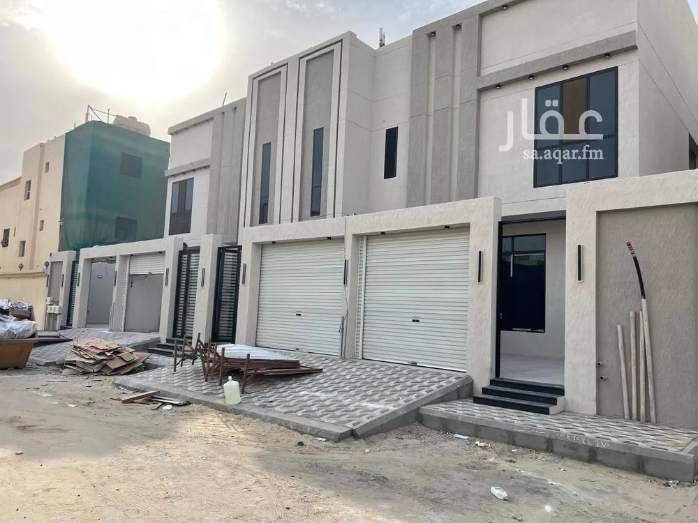 شقة 5 غرف في ضاحية الملك فهد 2