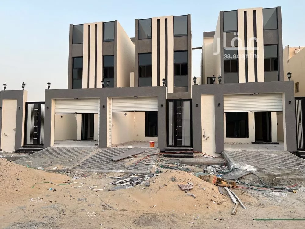 فيلا 5 غرف في ضاحية الملك فهد 3