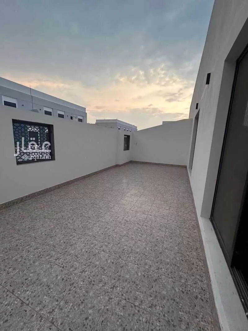 شقة 4 غرف في الحمراء 3