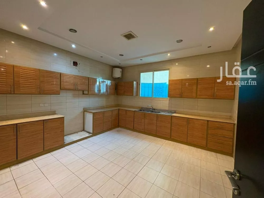 5 bedroom floor in An Nafal 1