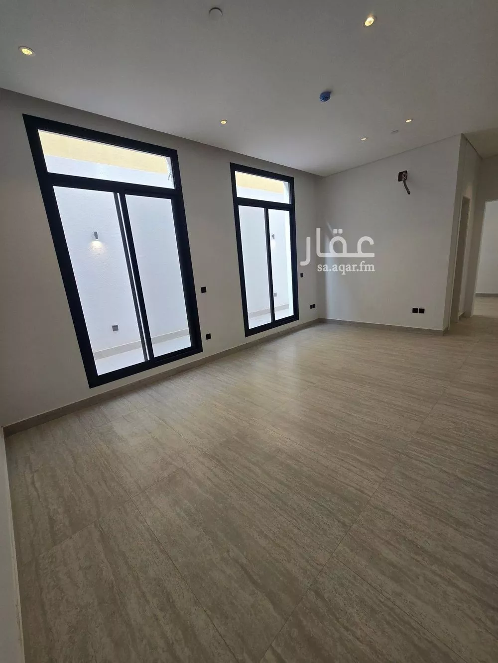 شقة 2 غرف في العقيق 4