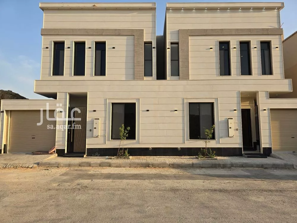 6 bedroom villa in Dhahrat Laban 3