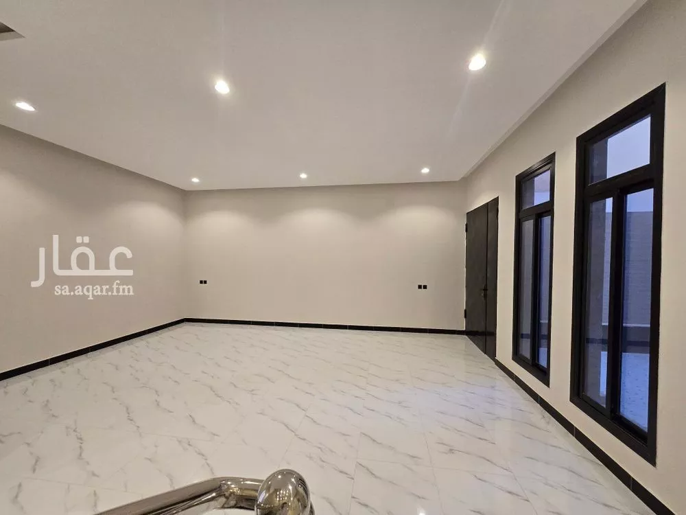 6 bedroom villa in Dhahrat Laban 4