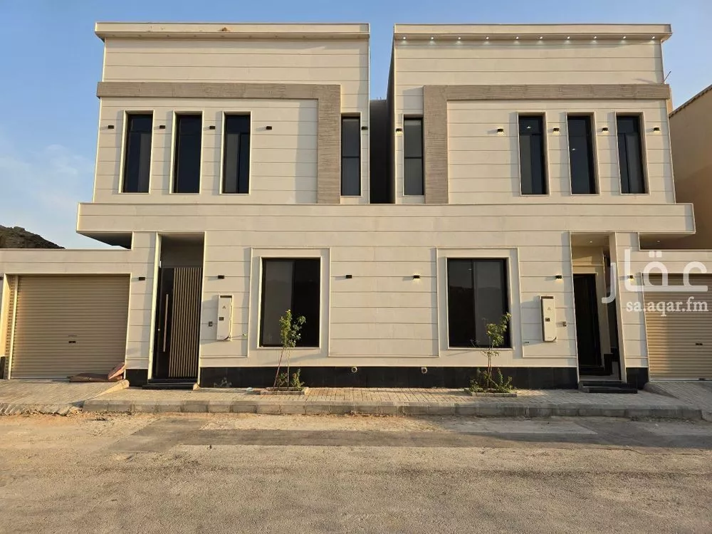 6 bedroom villa in Dhahrat Laban 1