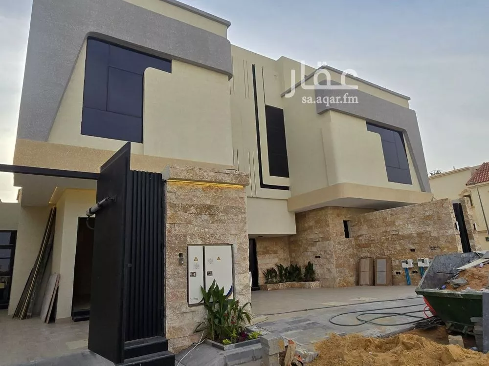 4 bedroom floor in Al Zahrah 2