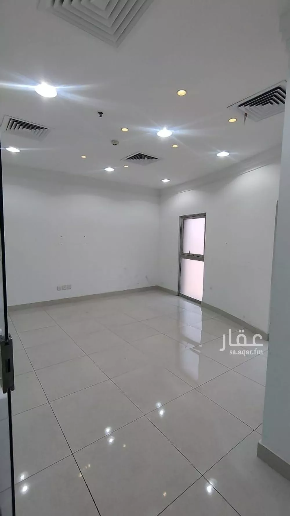 2 bedroom office in Al Corniche, Eastern Province 3