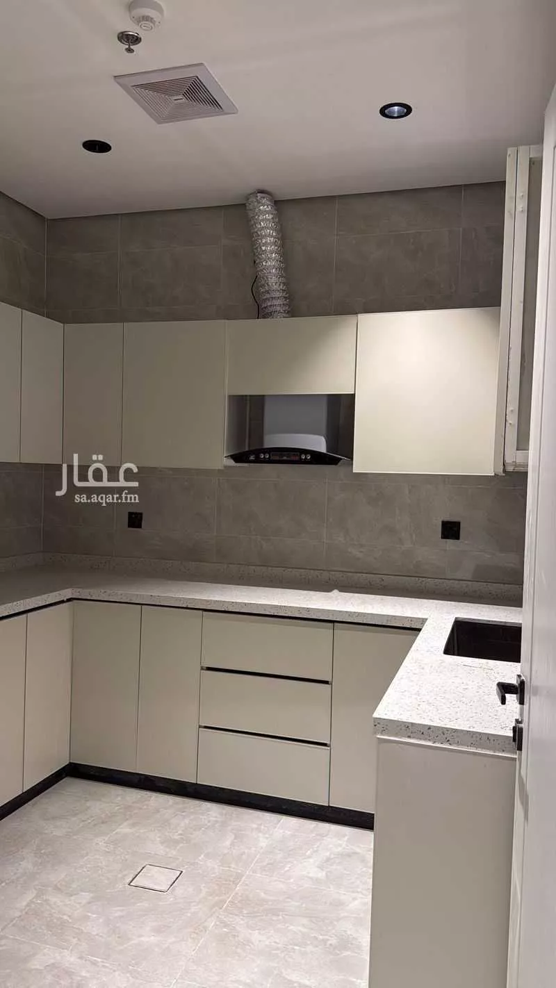 شقة 3 غرف في الحمرا 5