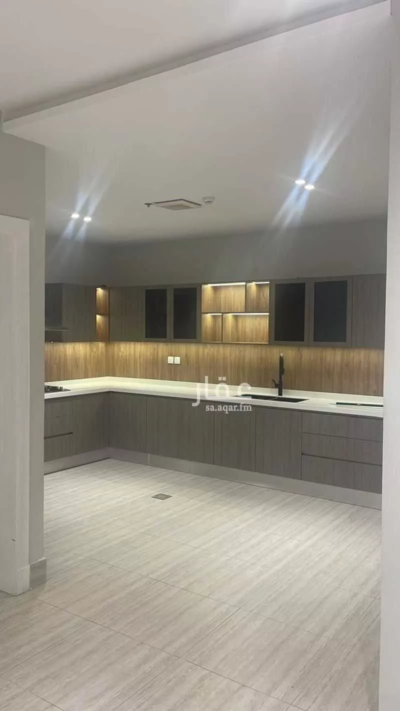 شقة 4 غرف في الحمرا 5