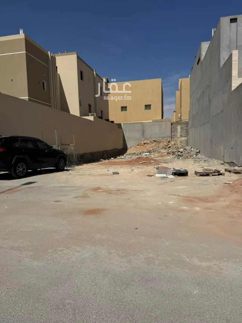 أرض 437 م² في عرقة 2