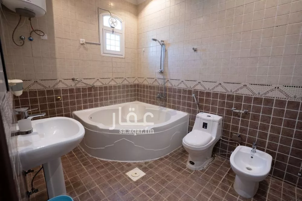 4 bedroom villa in Al Muhammadiyah, Riyadh 15