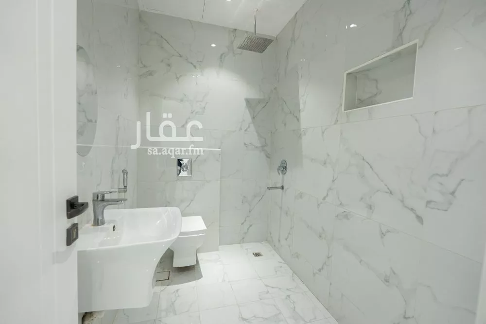 3 bedroom apartment in Al Qairawan 4